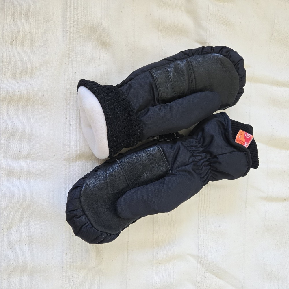 Kombi Waterguard Nlack Mittens  Women's Size Medium New No Tag  Skiing Winter